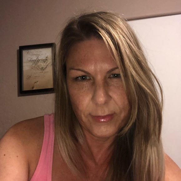 Meet your Posher, Amanda - Picture 2 of 4